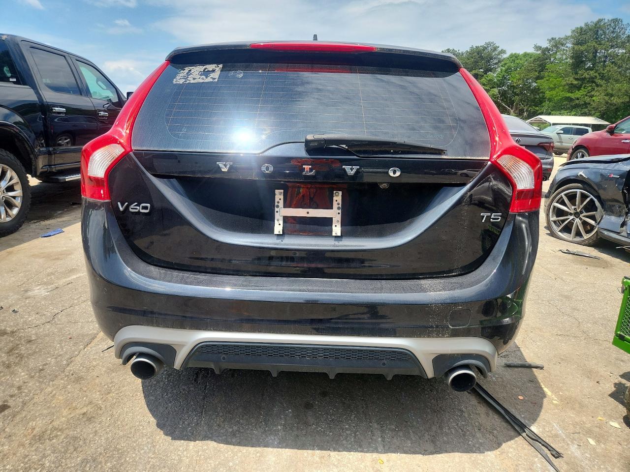 2018 VOLVO V60