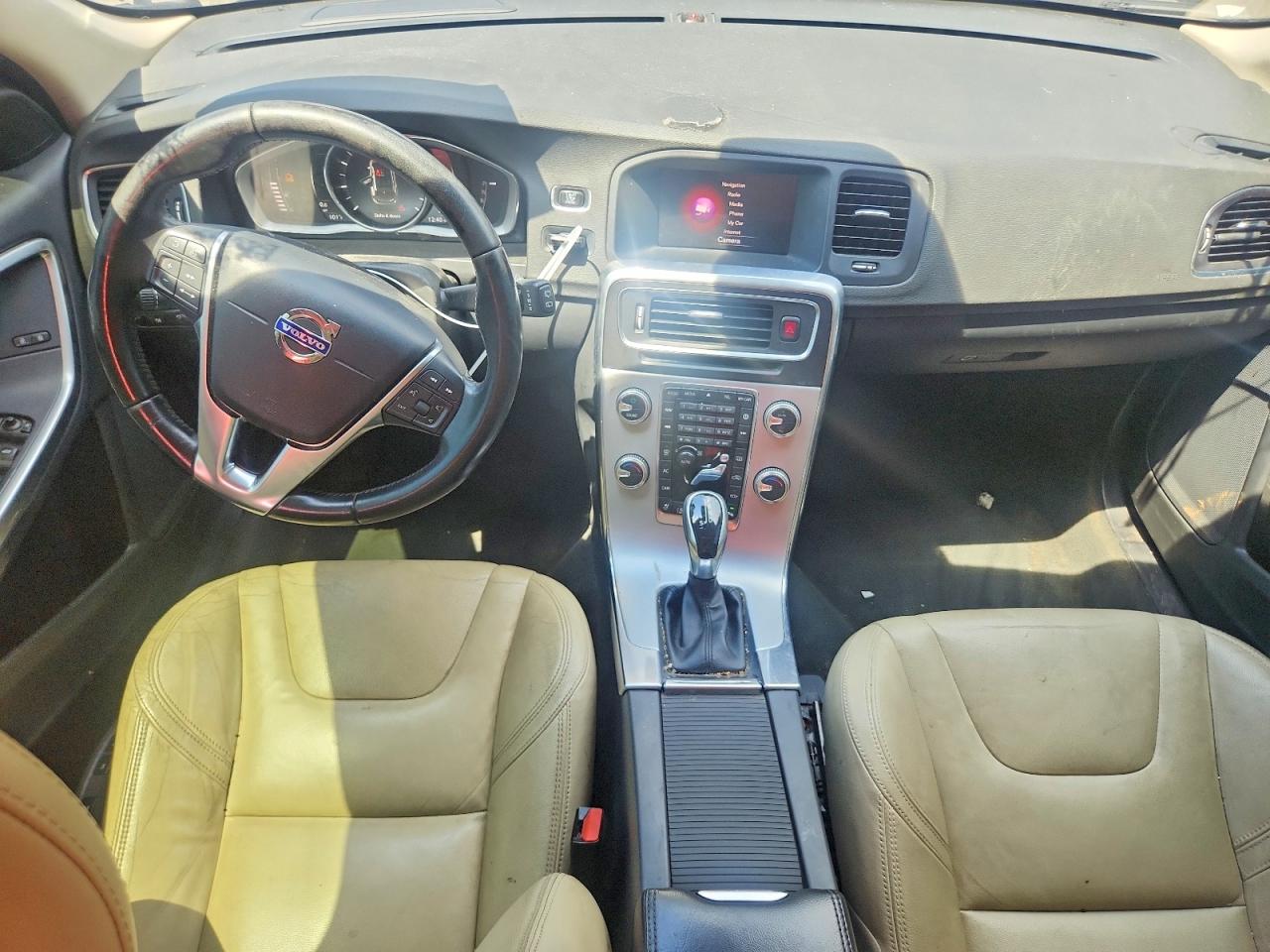 2018 VOLVO V60