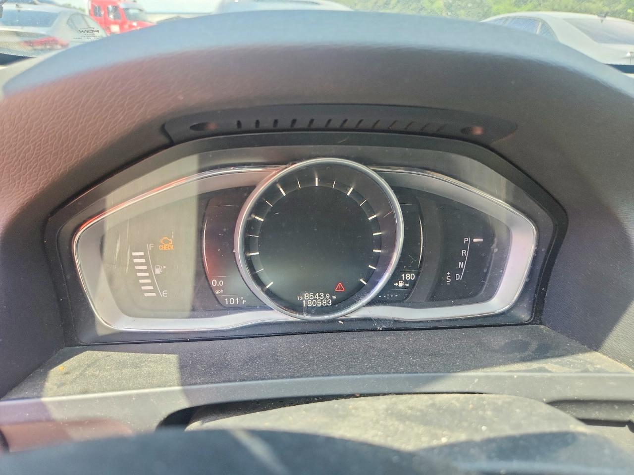 2018 VOLVO V60