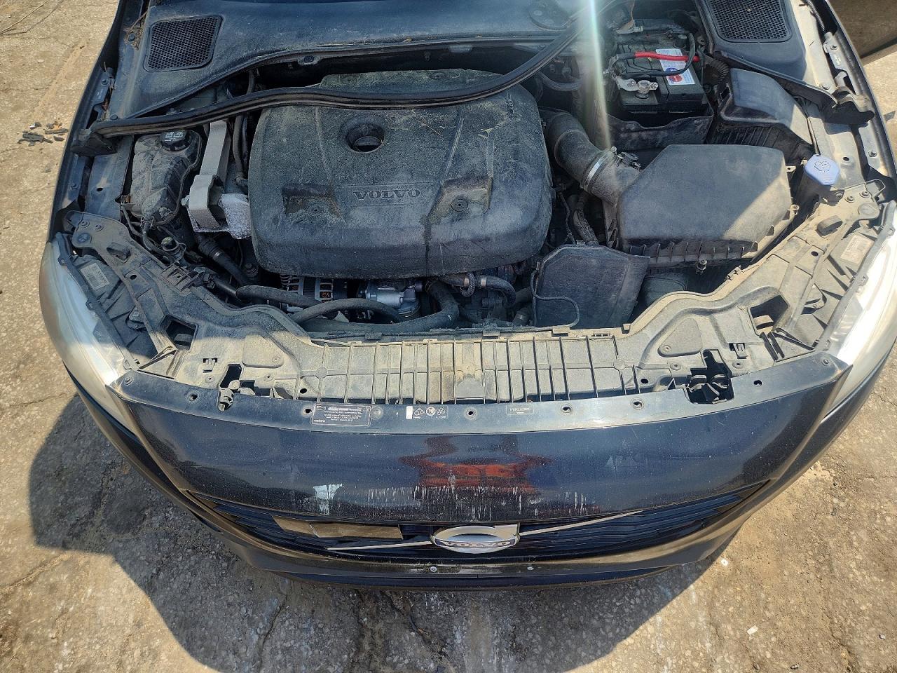 2018 VOLVO V60