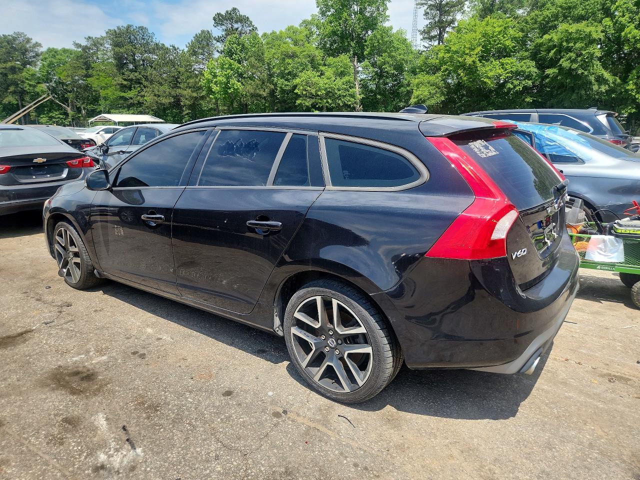 2018 VOLVO V60