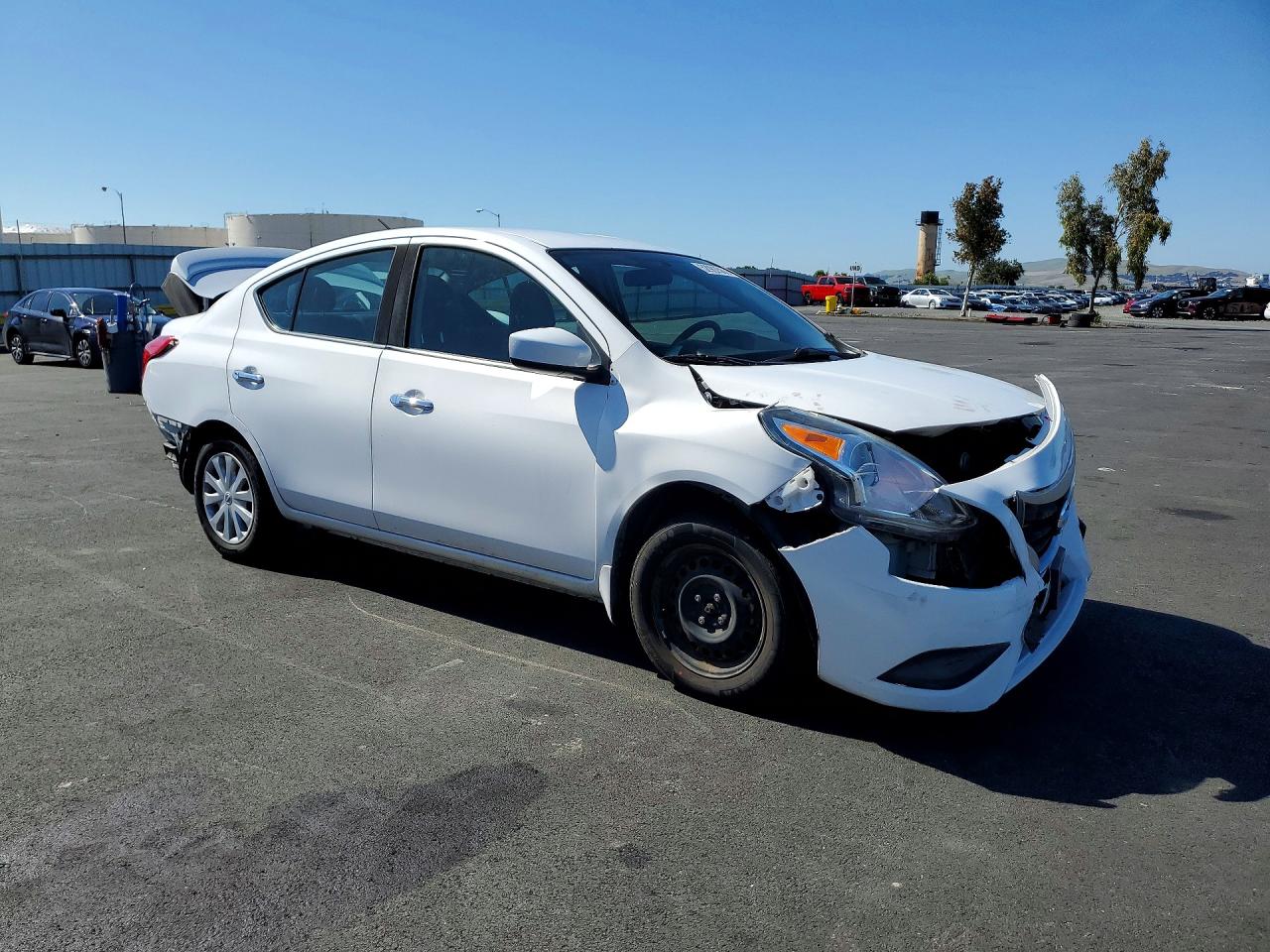 2017 NISSAN VERSA
