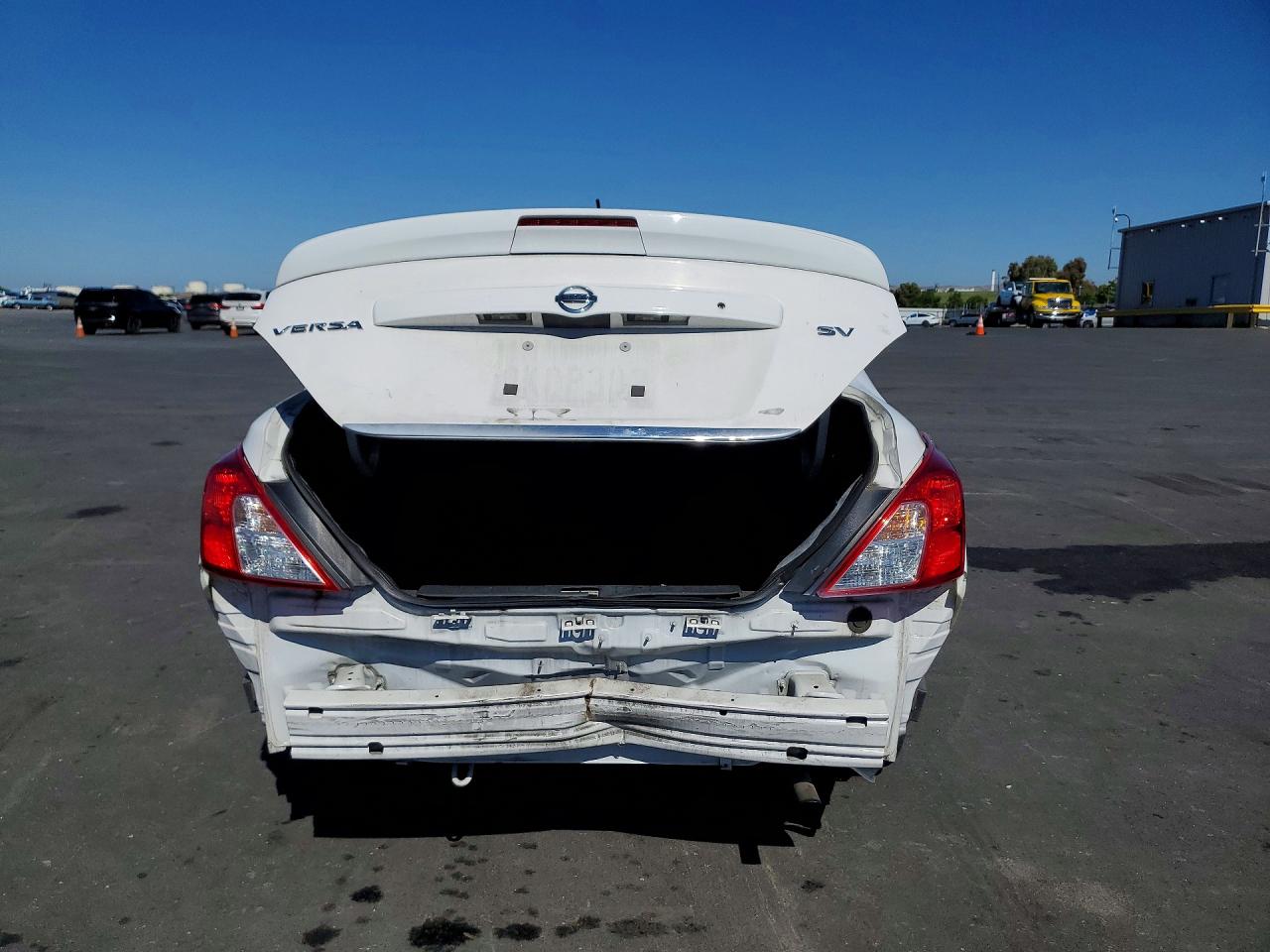 2017 NISSAN VERSA