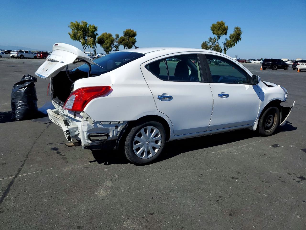 2017 NISSAN VERSA