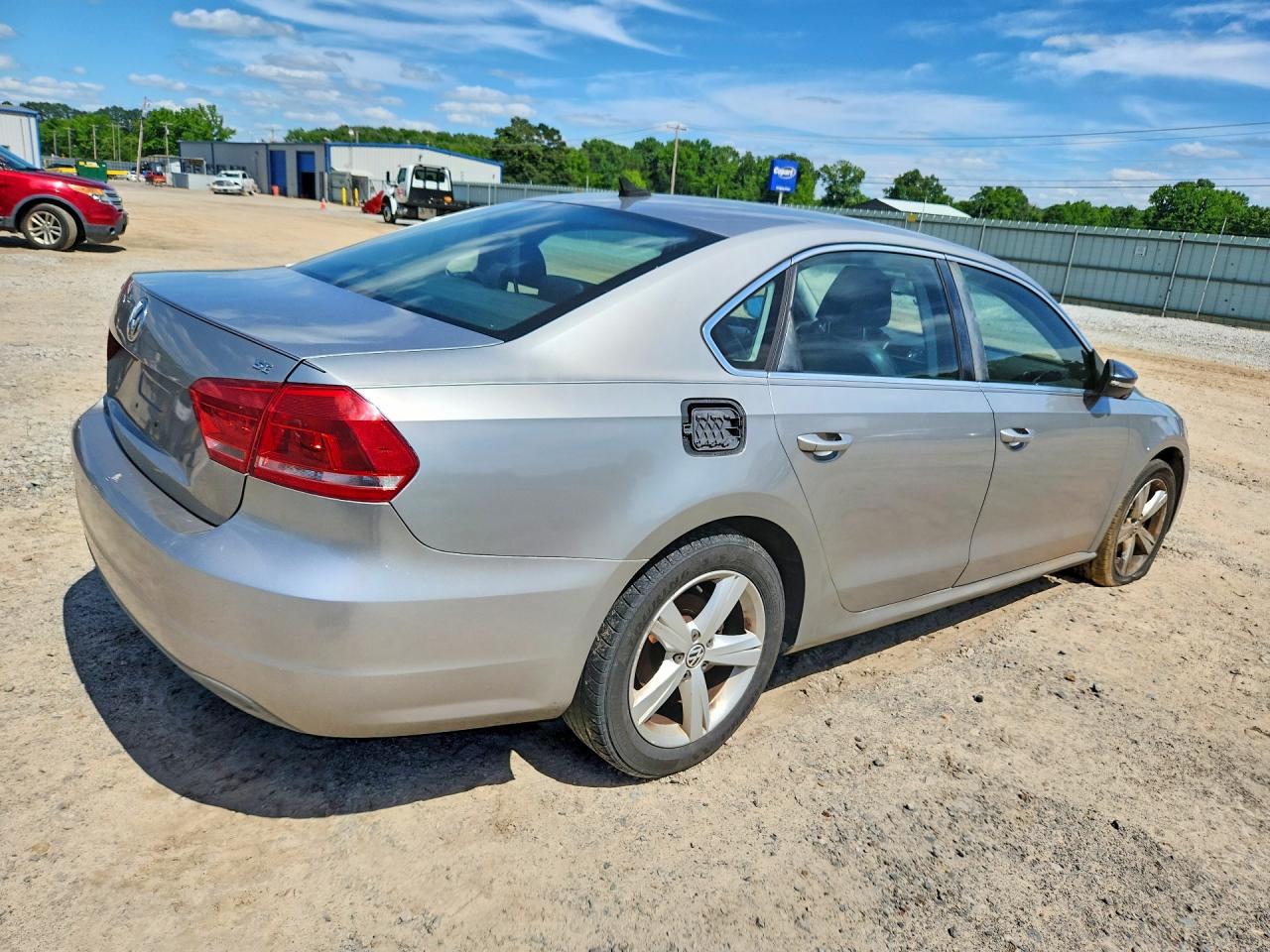 2012 VOLKSWAGEN PASSAT