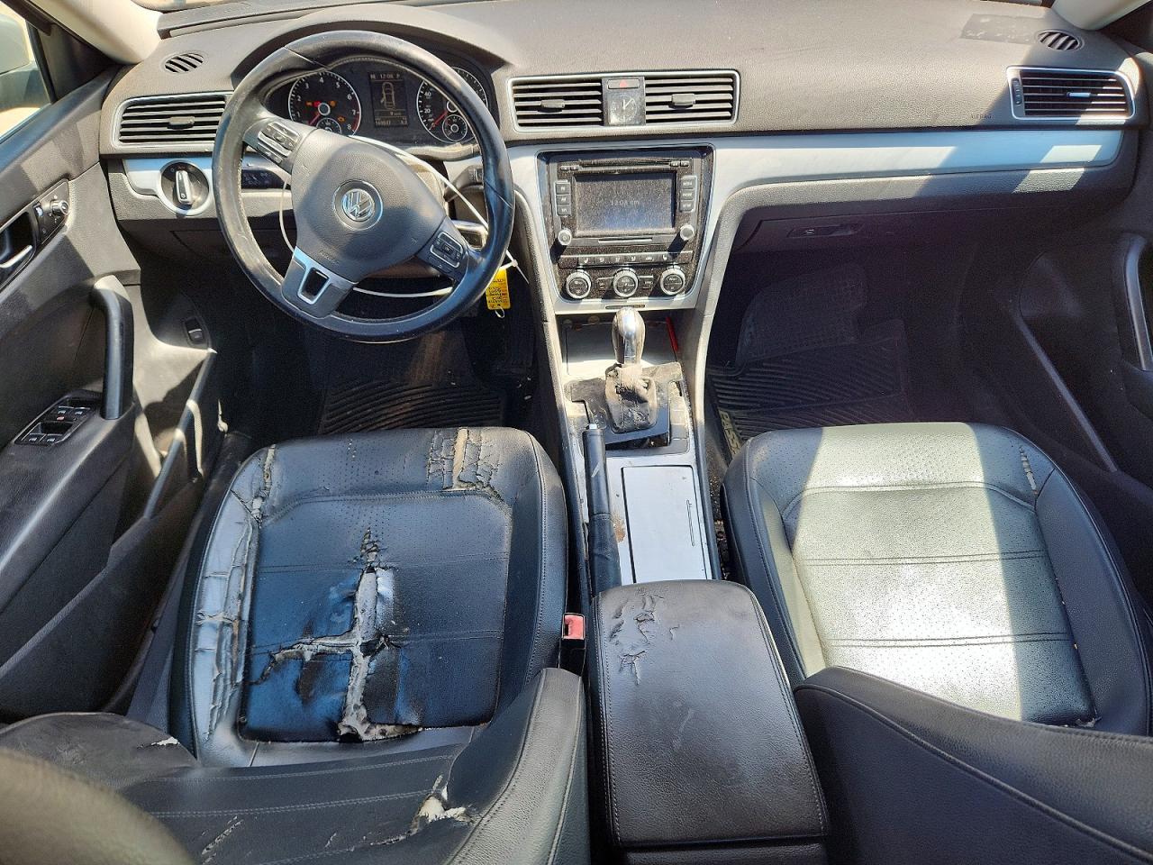2012 VOLKSWAGEN PASSAT