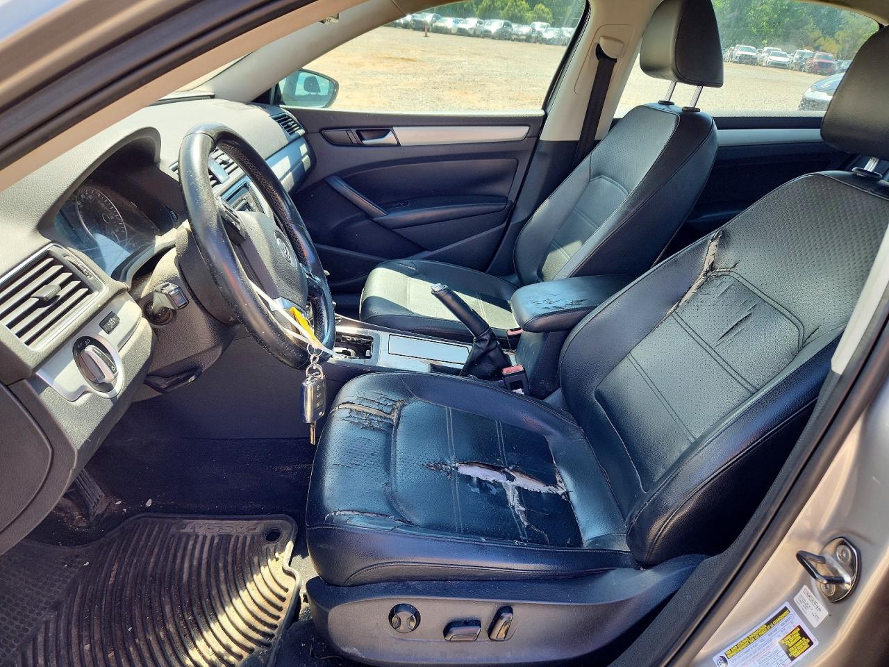 2012 VOLKSWAGEN PASSAT