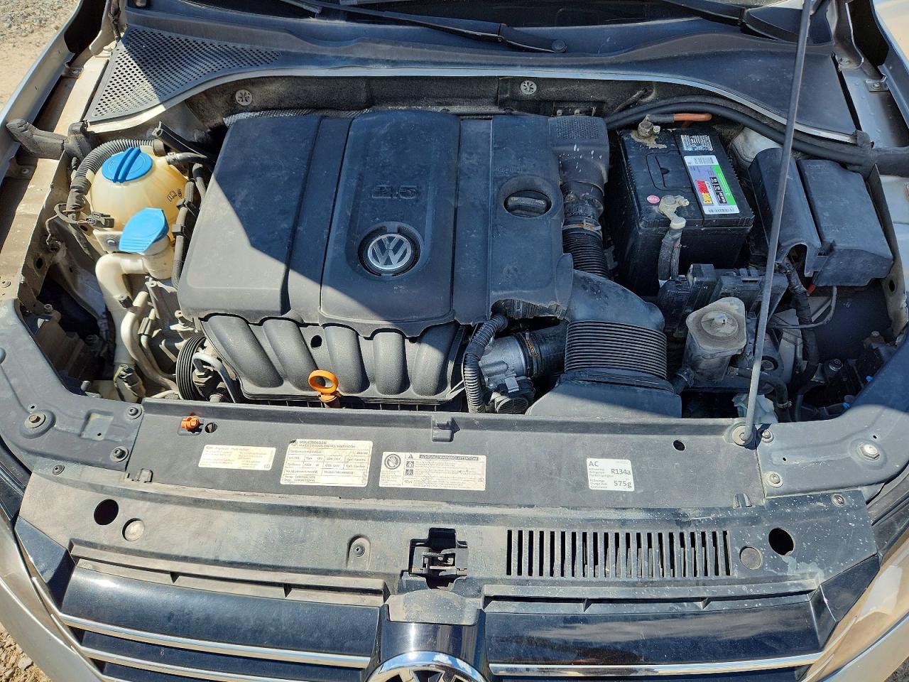 2012 VOLKSWAGEN PASSAT