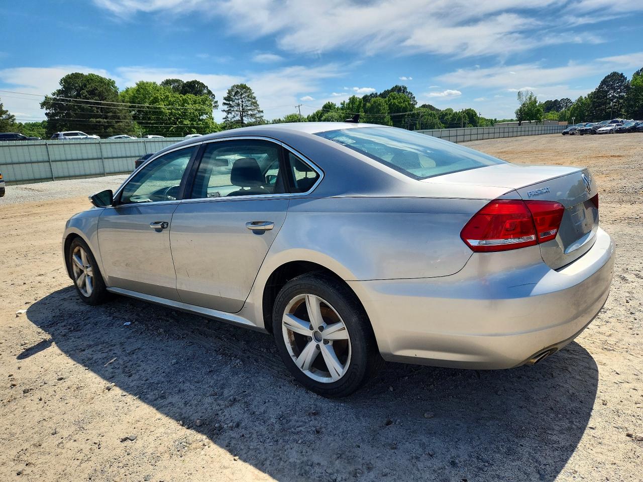 2012 VOLKSWAGEN PASSAT