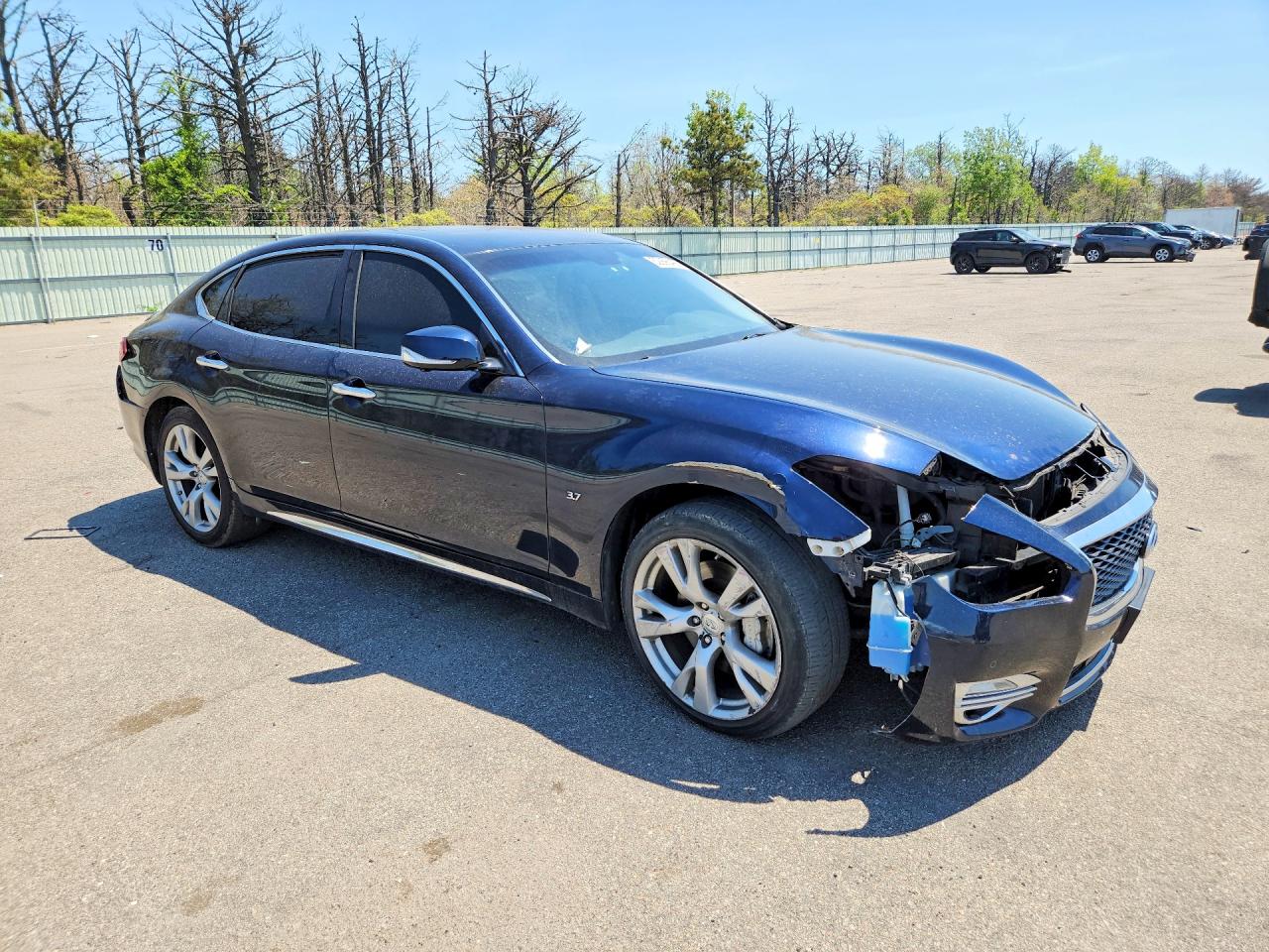 2016 INFINITI Q70