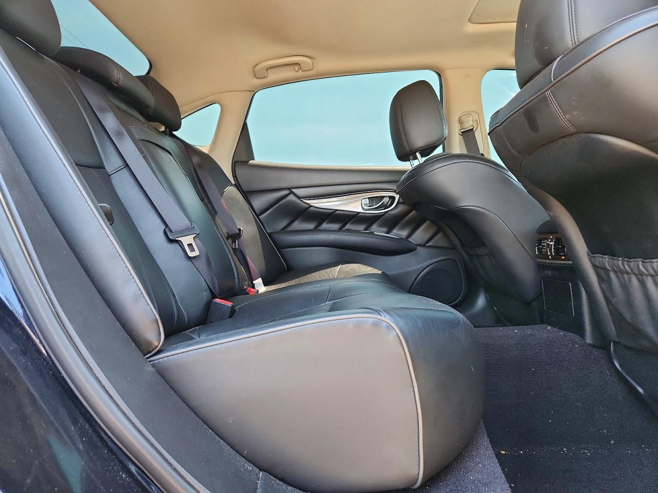 2016 INFINITI Q70