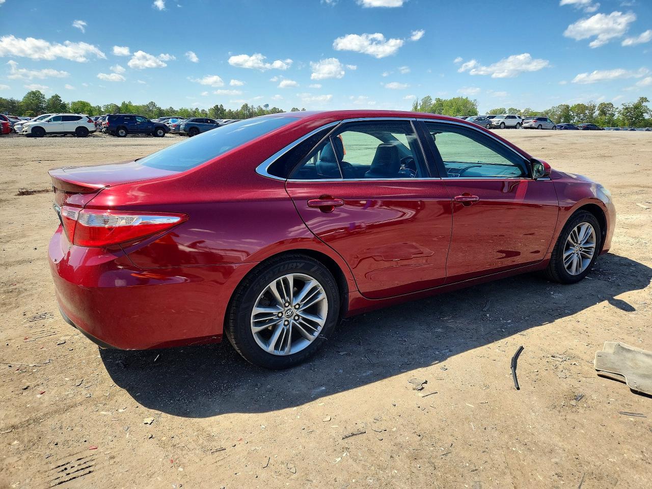 2015 TOYOTA CAMRY SE