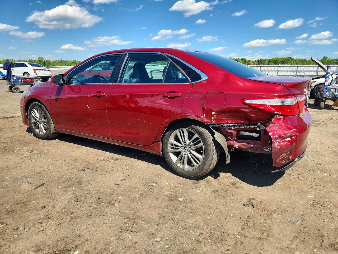 2015 TOYOTA CAMRY SE