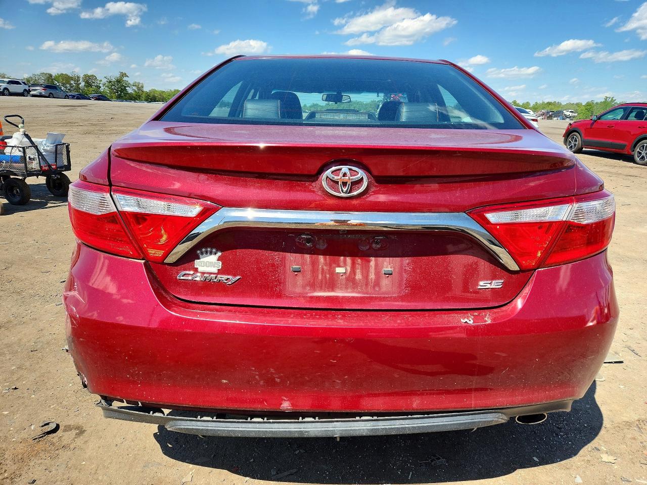2015 TOYOTA CAMRY SE