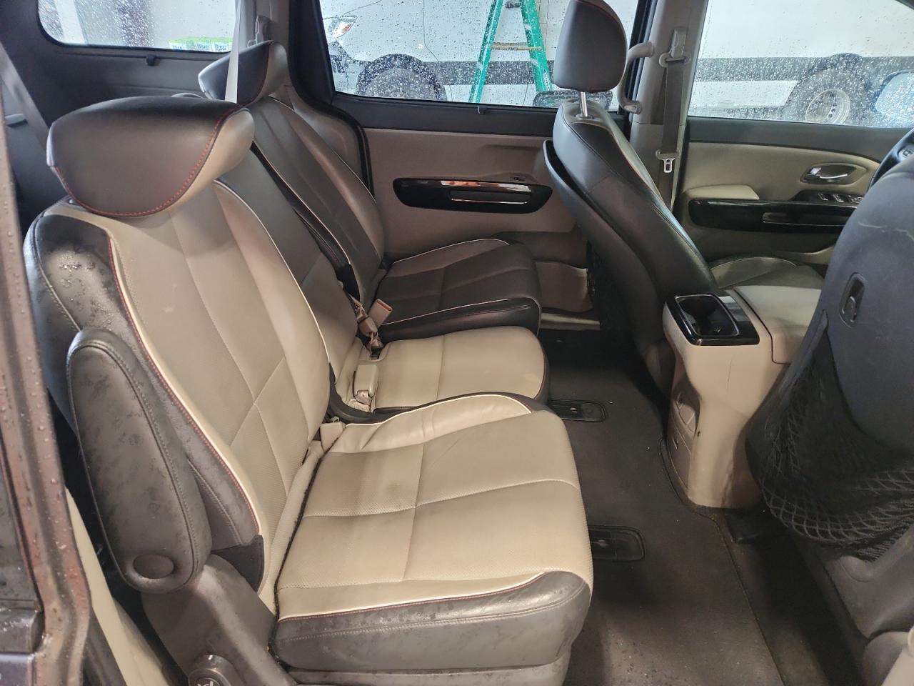 2015 KIA SEDONA