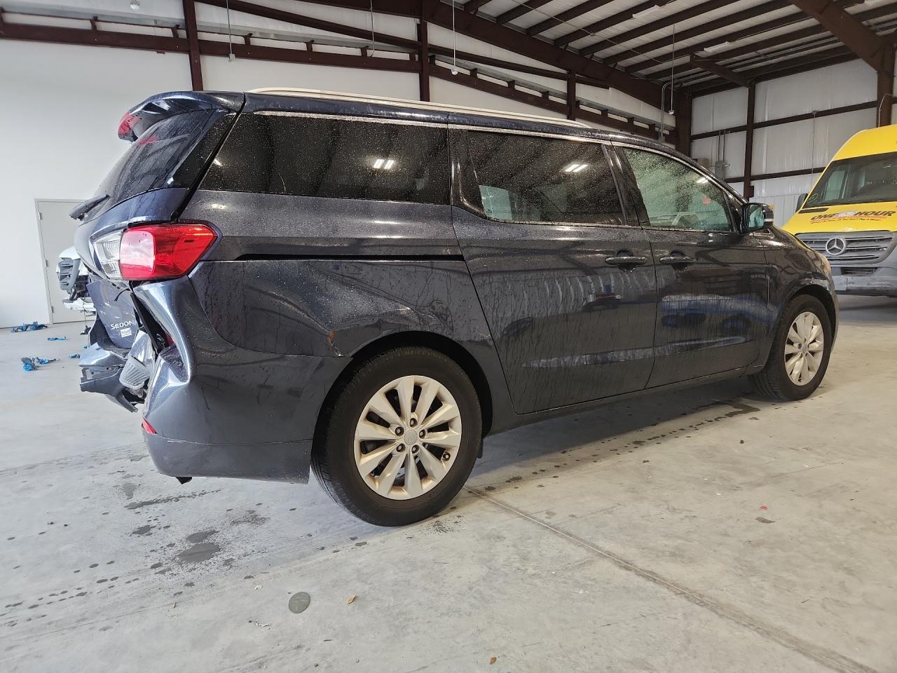 2015 KIA SEDONA