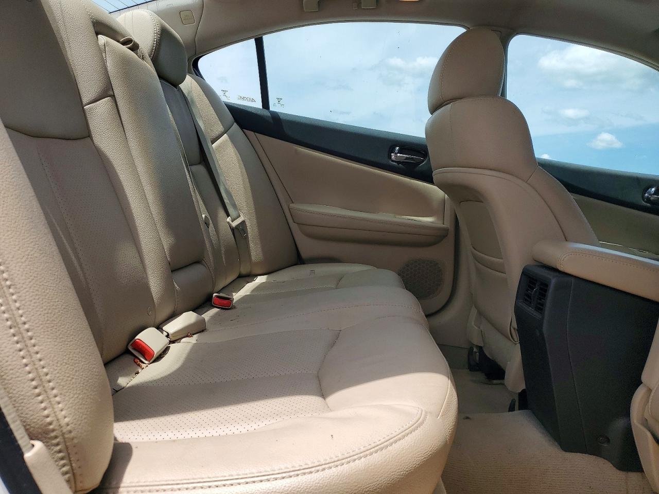 2012 NISSAN MAXIMA