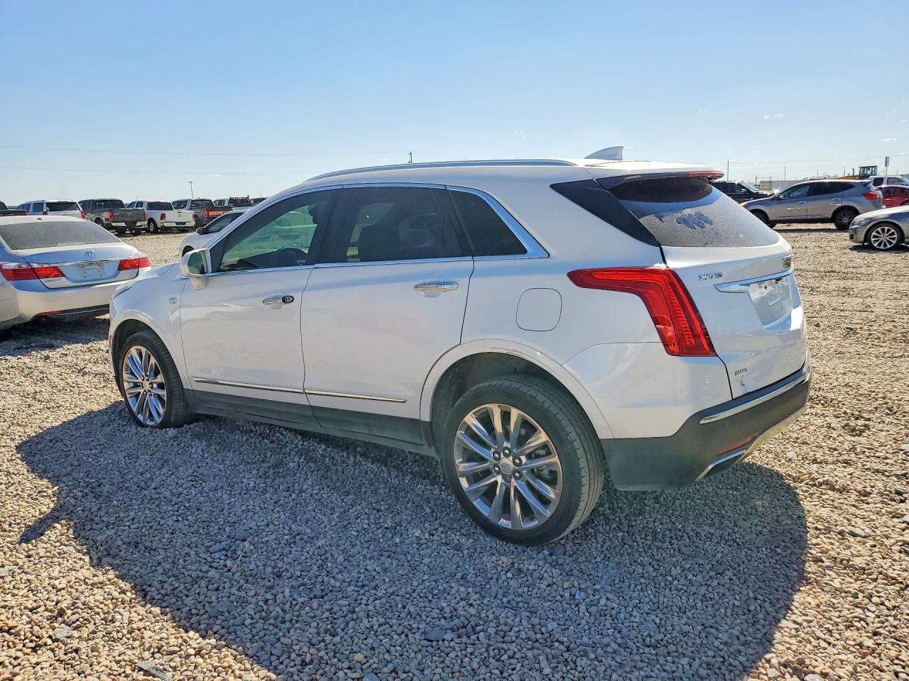 2017 CADILLAC XT5