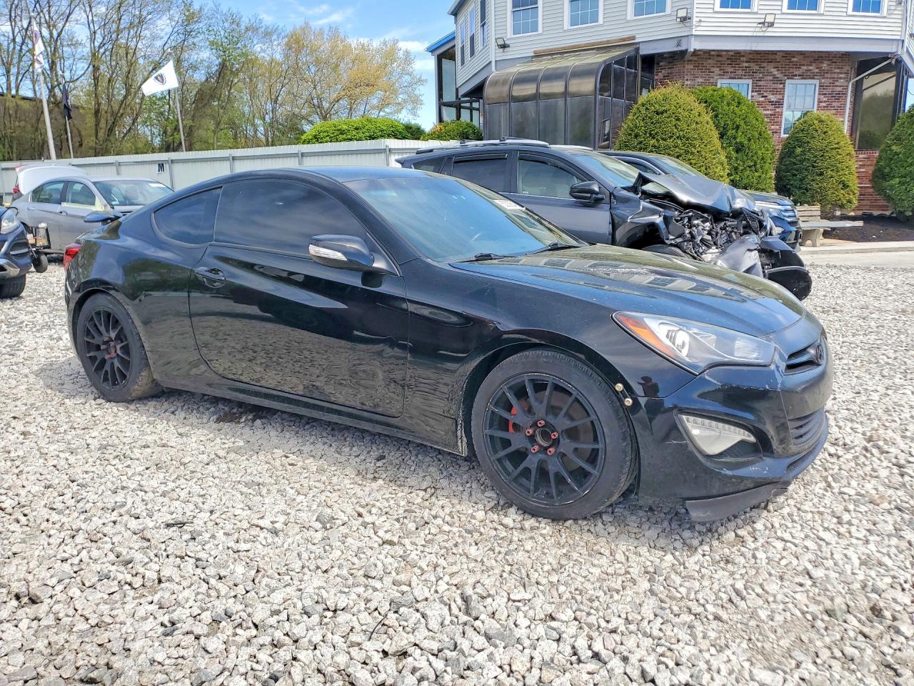 2016 HYUNDAI GENESIS