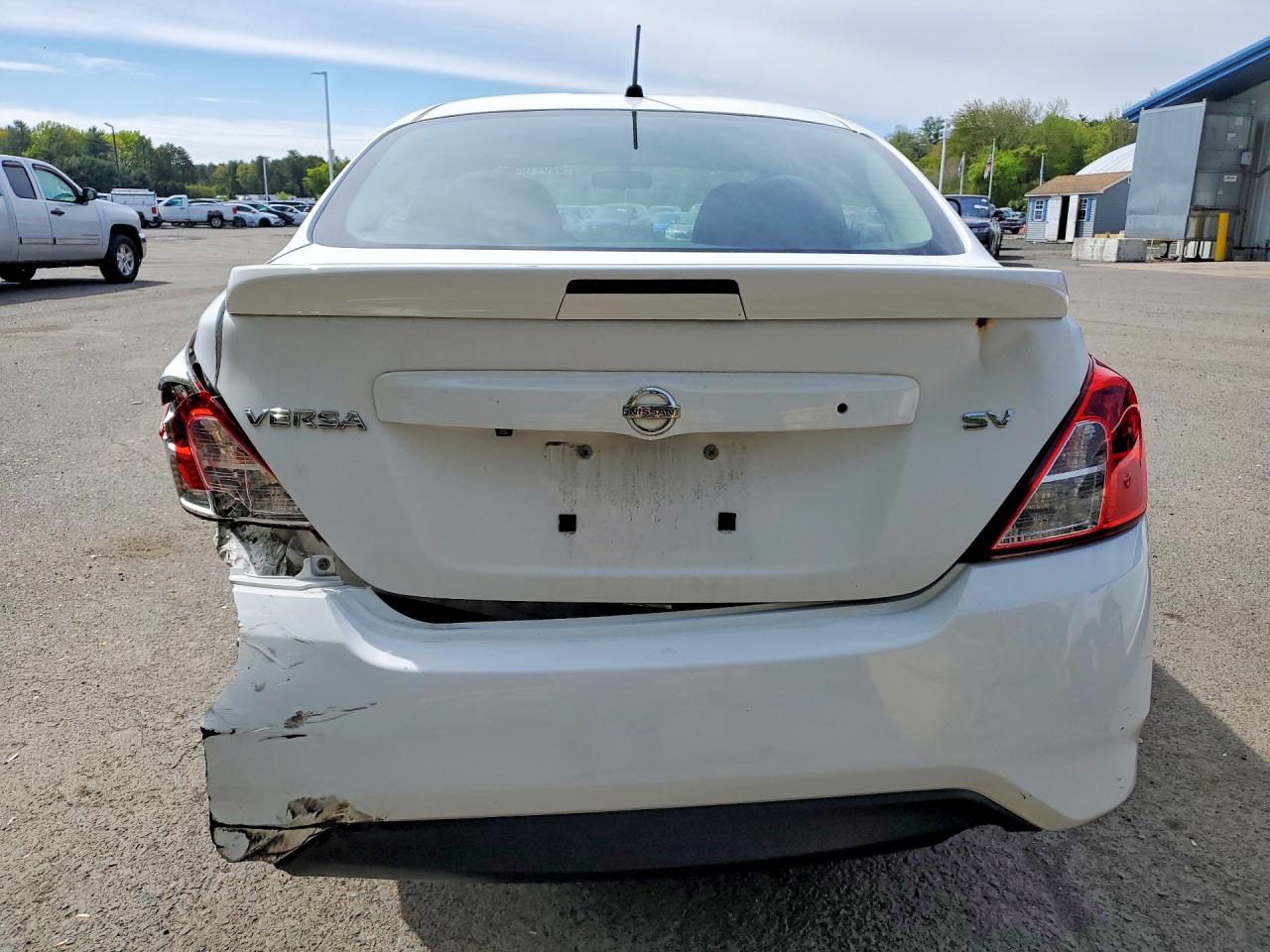 2019 NISSAN VERSA