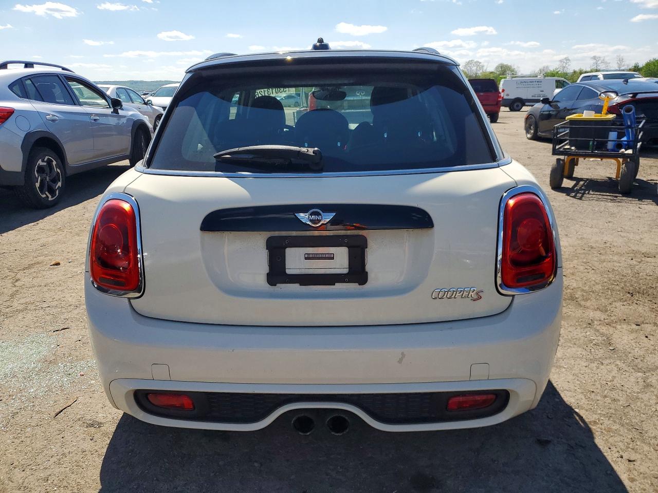 2016 MINI COOPER