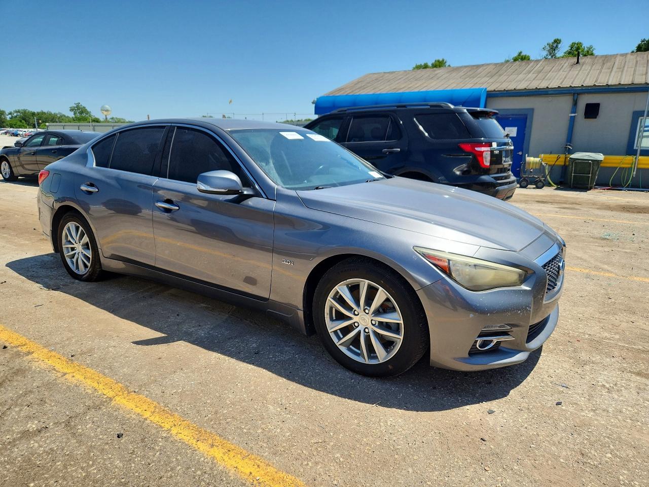 2016 INFINITI Q50