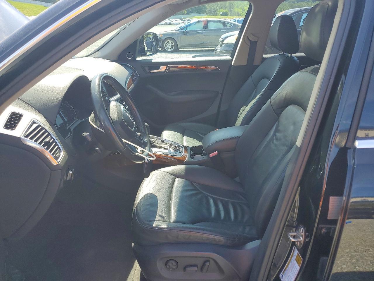 2010 AUDI Q5