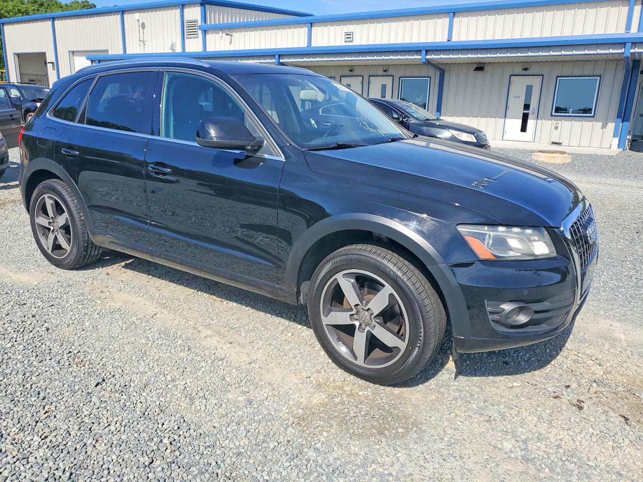 2010 AUDI Q5