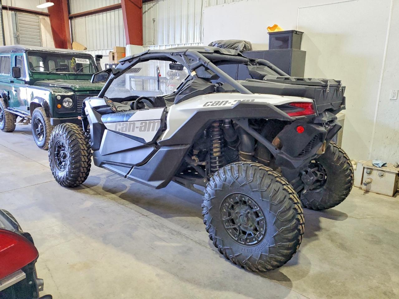 2023 CAN-AM SIDEBYSIDE