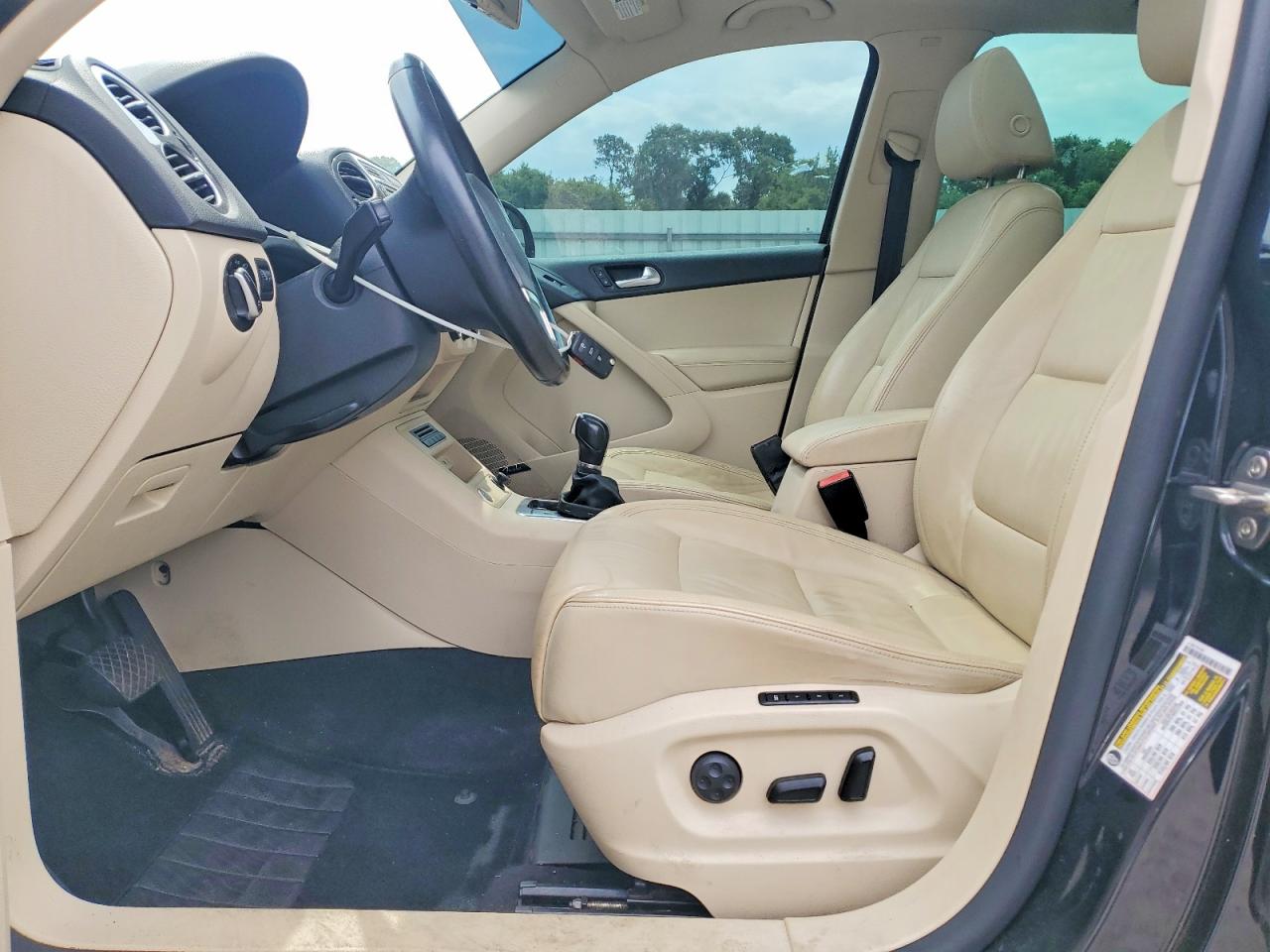 2016 VOLKSWAGEN TIGUAN