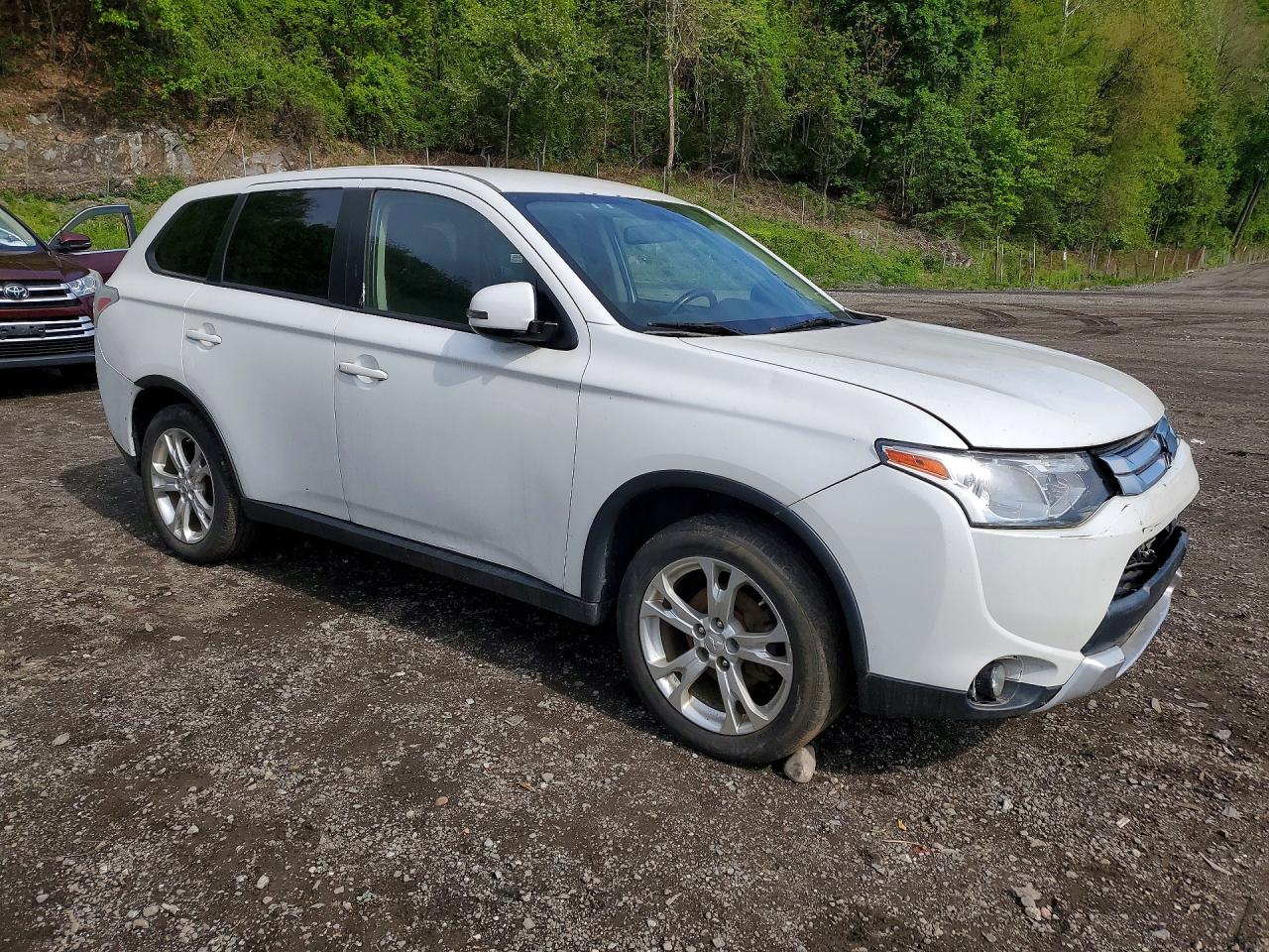 2015 MITSUBISHI OUTLANDER