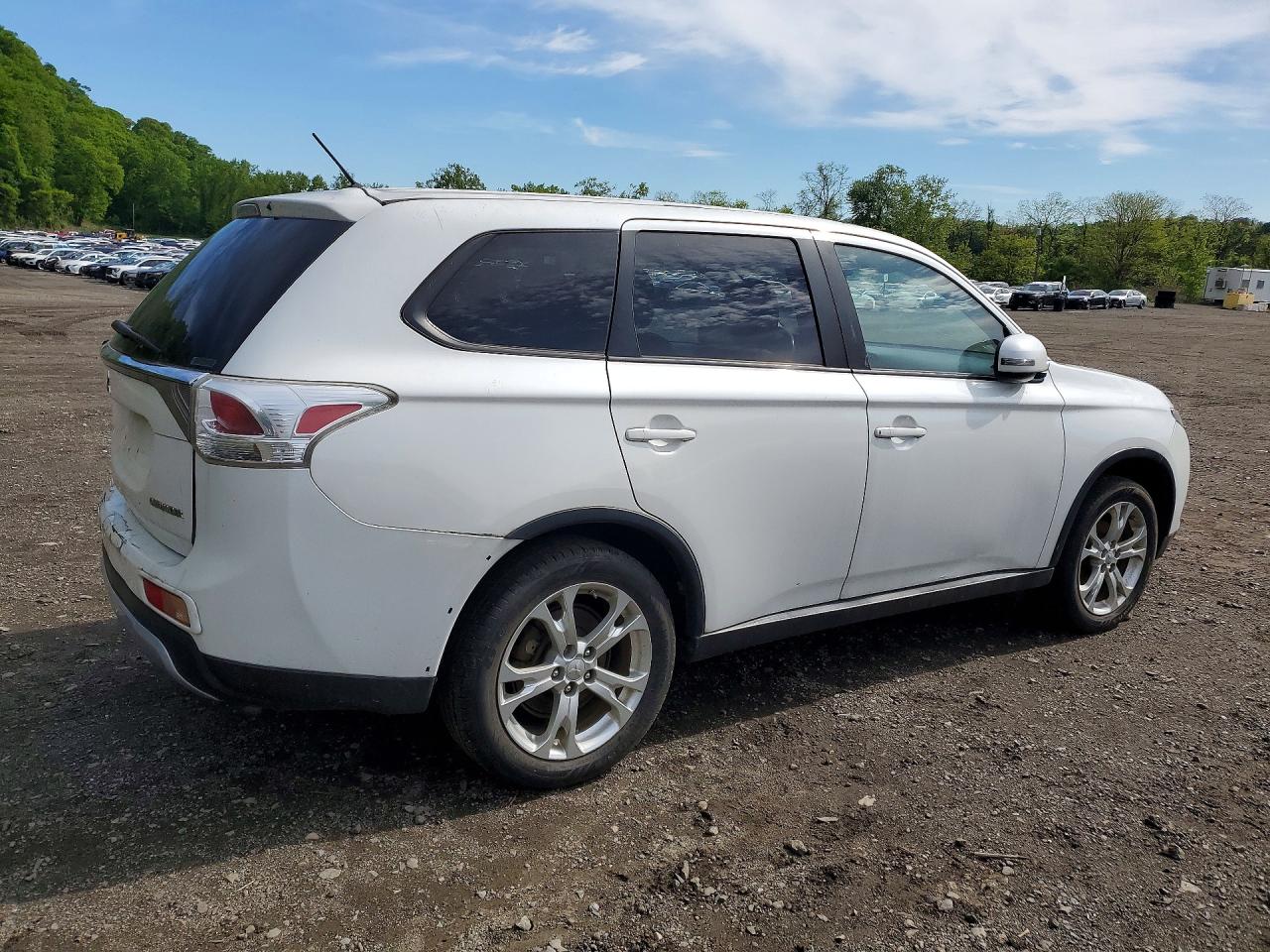 2015 MITSUBISHI OUTLANDER