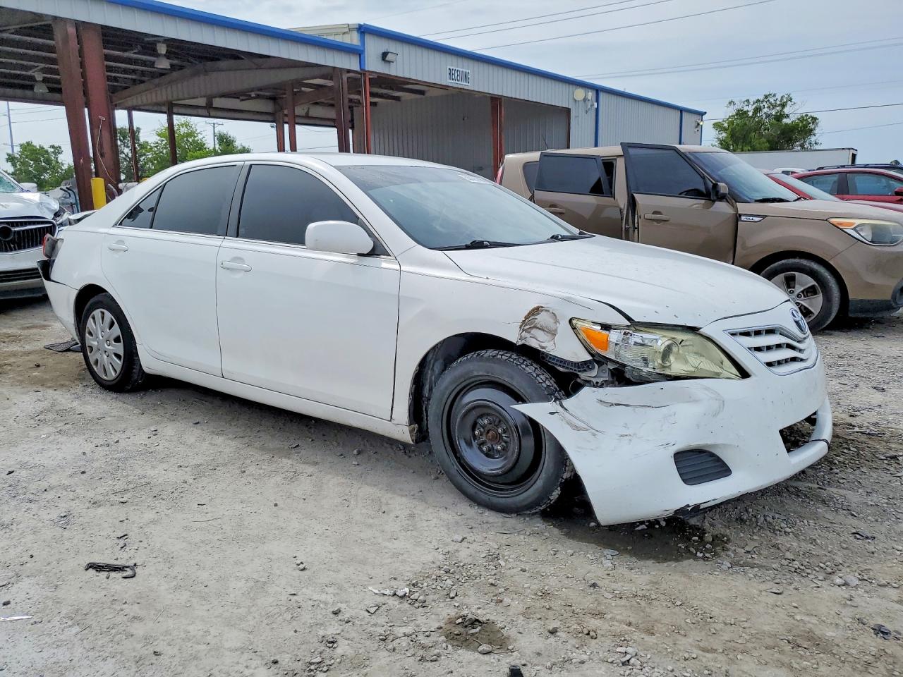 2011 TOYOTA CAMRY