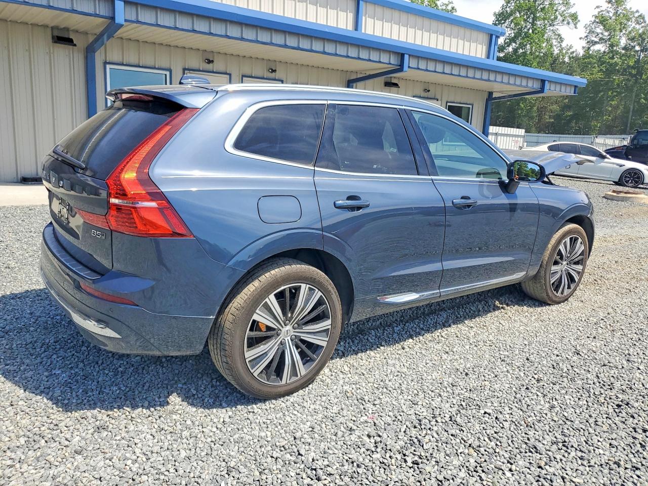 2023 VOLVO XC60