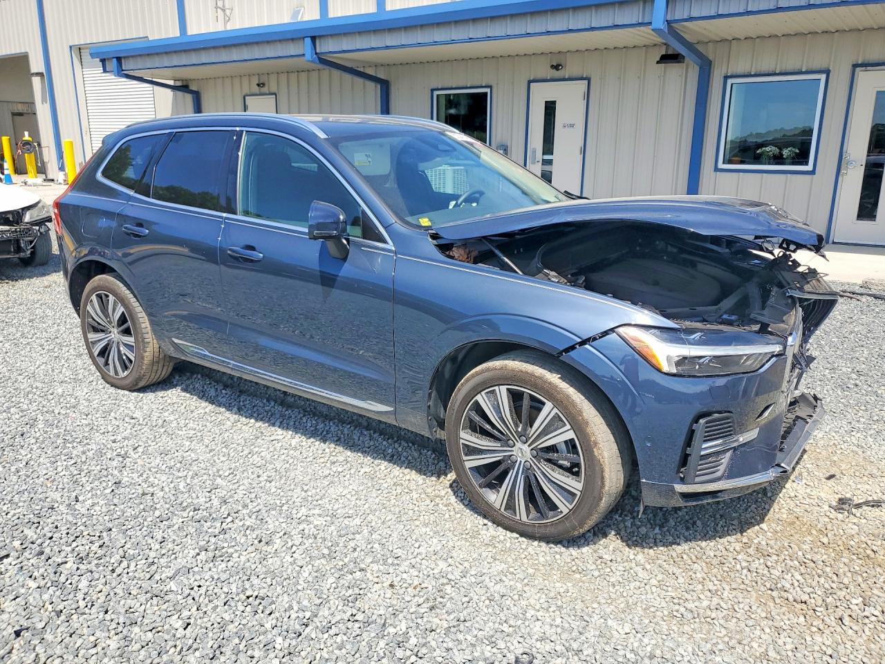 2023 VOLVO XC60