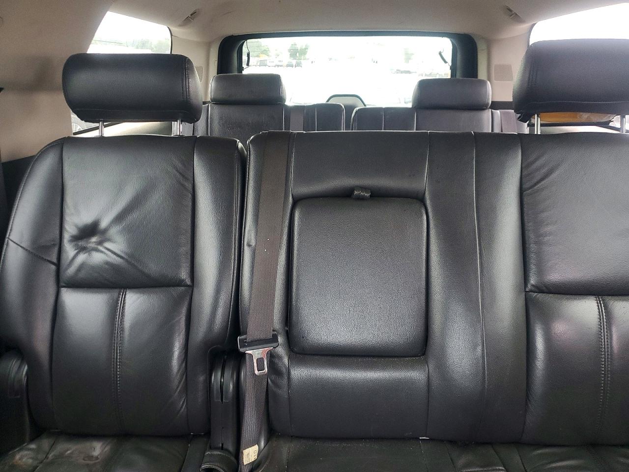 2010 CHEVROLET SUBURBAN
