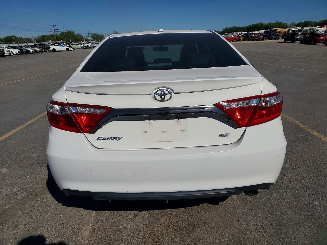 2016 TOYOTA CAMRY