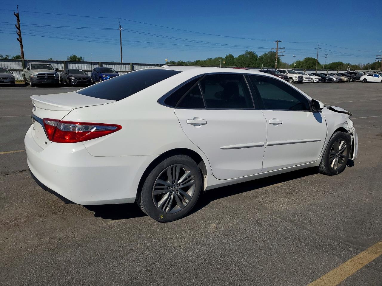 2016 TOYOTA CAMRY