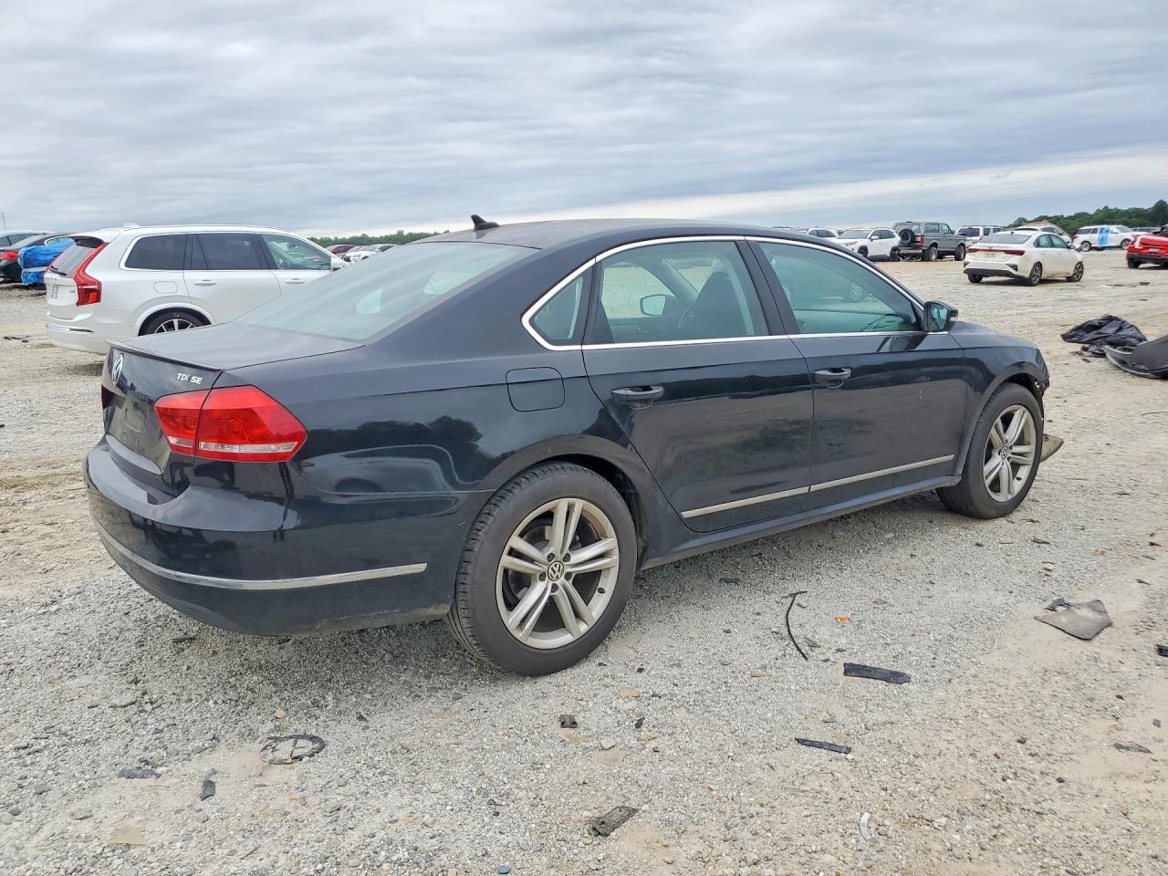 2014 VOLKSWAGEN PASSAT