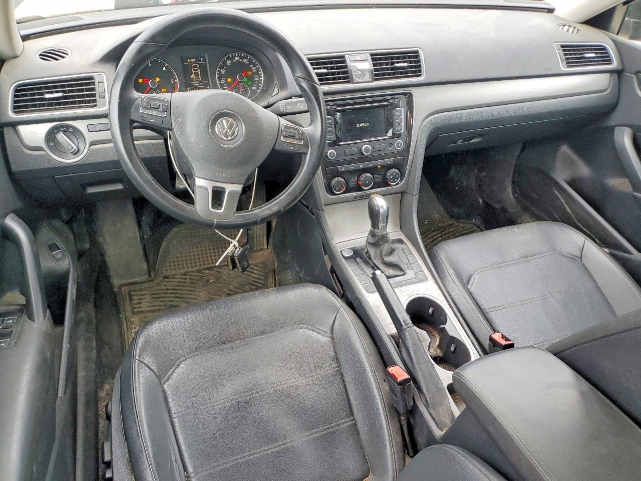 2014 VOLKSWAGEN PASSAT