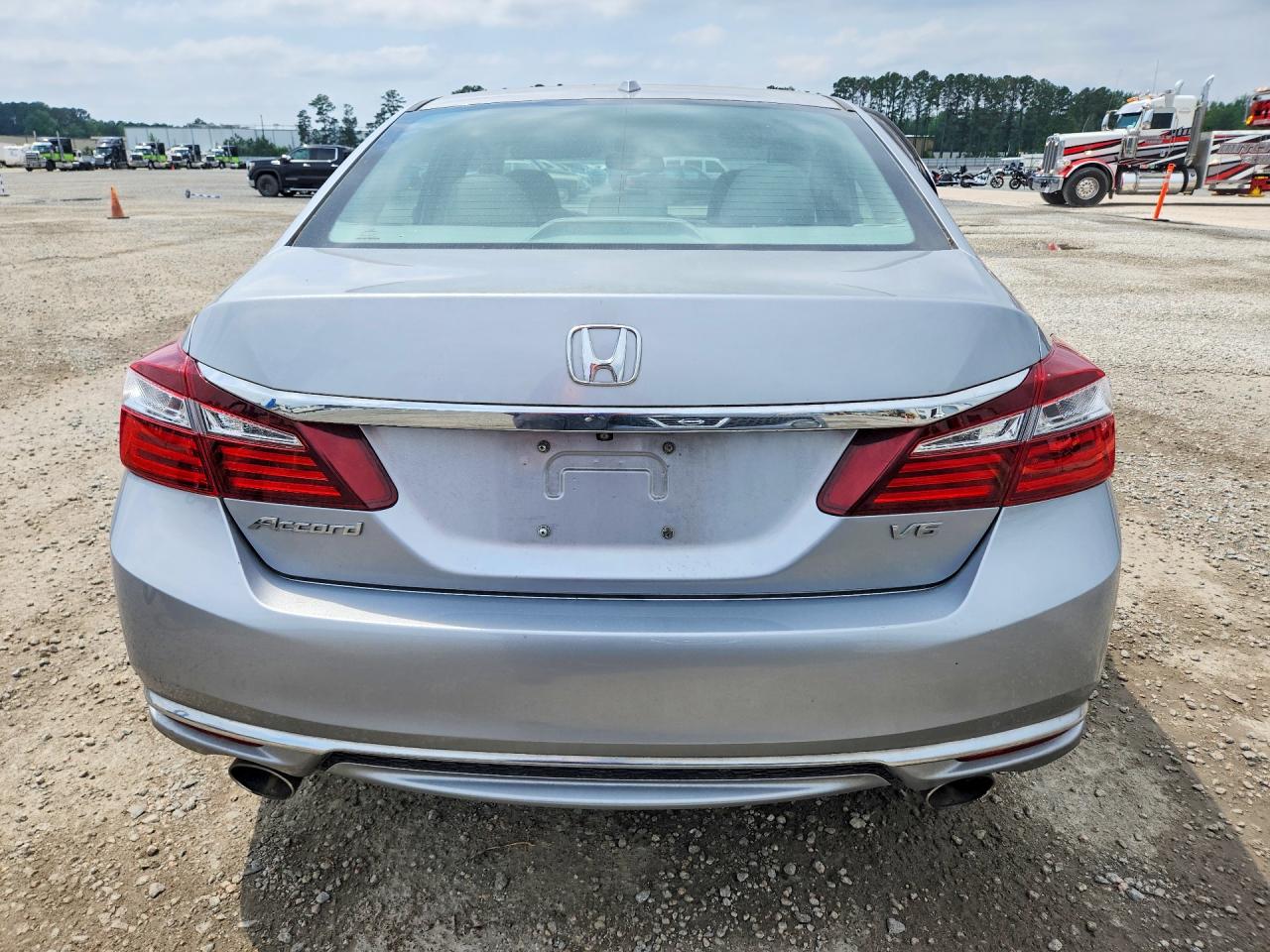 2017 HONDA ACCORD 4D