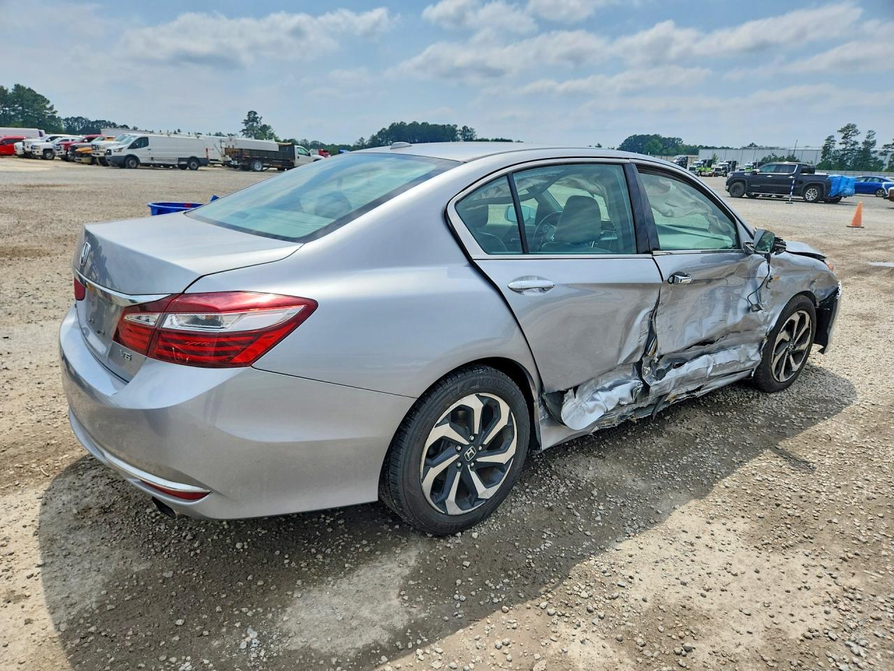 2017 HONDA ACCORD 4D