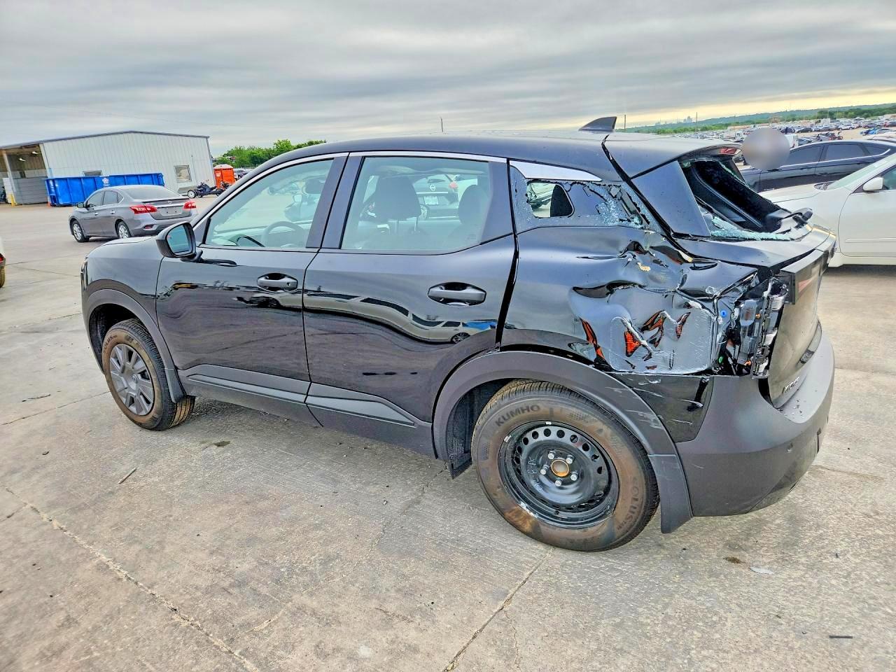 2026 NISSAN KICKS