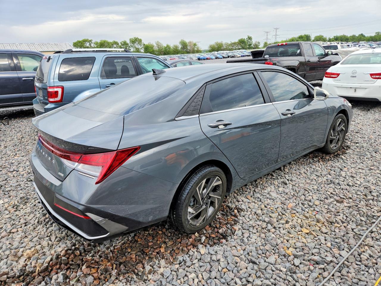 2025 HYUNDAI ELANTRA