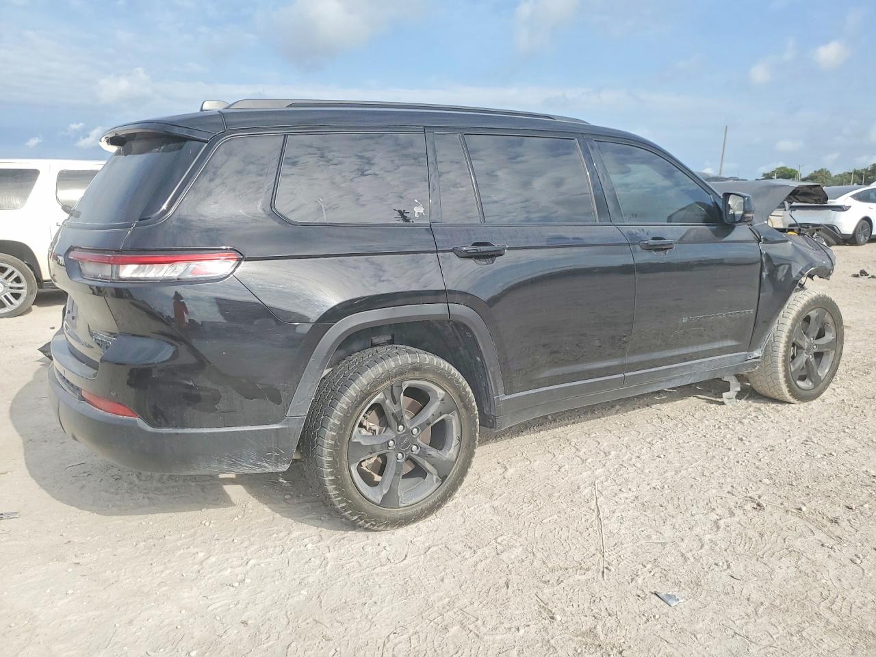 2022 JEEP CHEROKEE