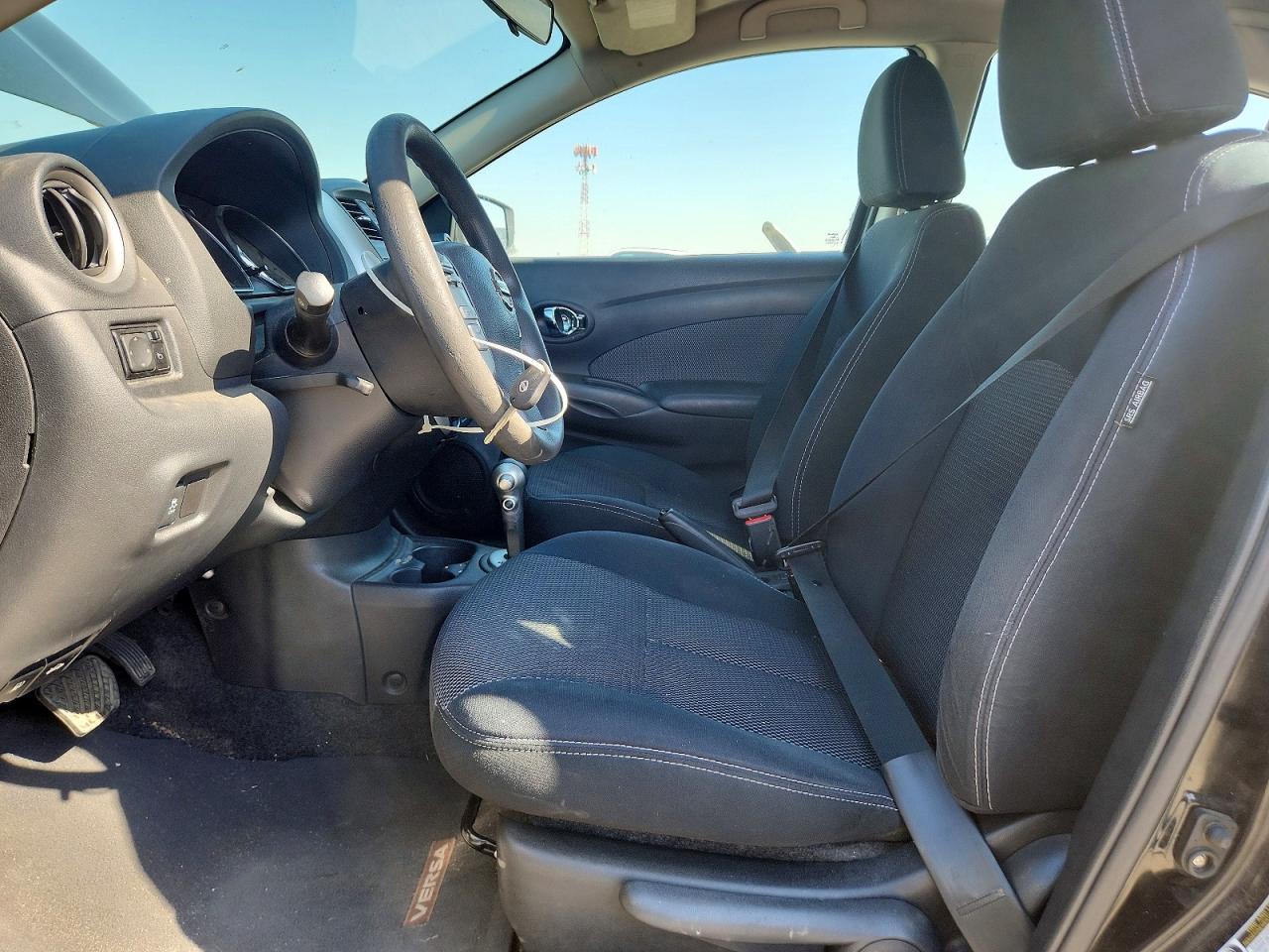 2015 NISSAN VERSA