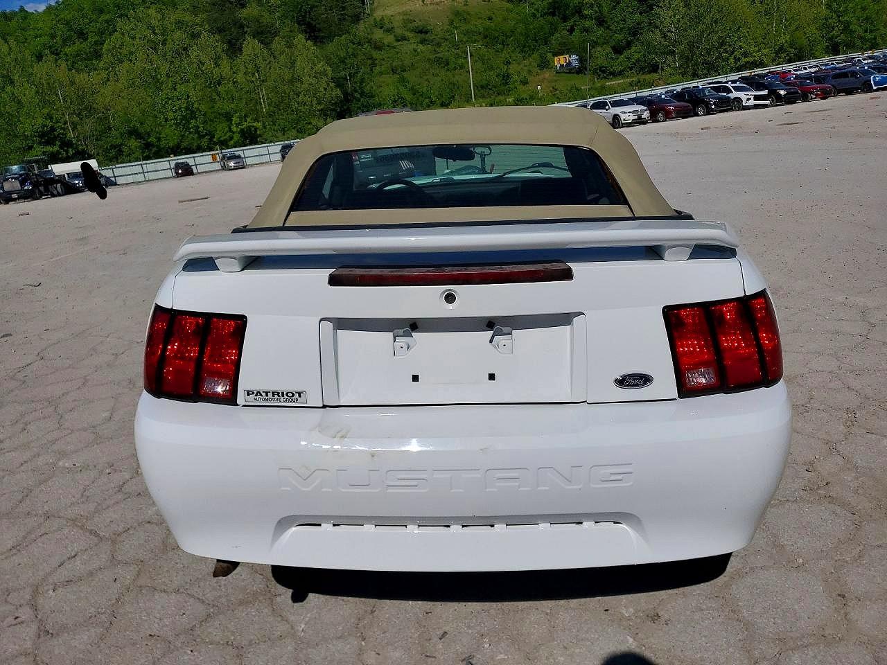 2001 FORD MUSTANG