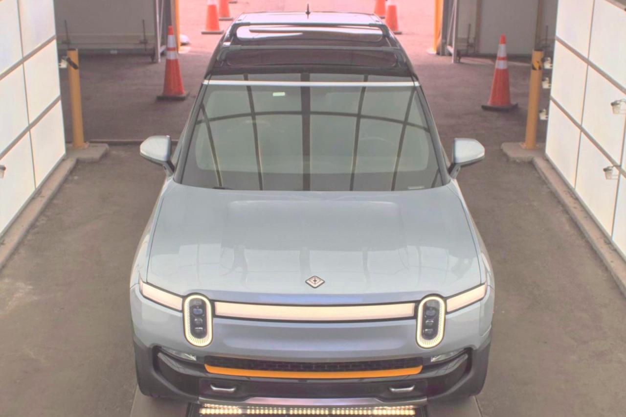 2023 RIVIAN RIS