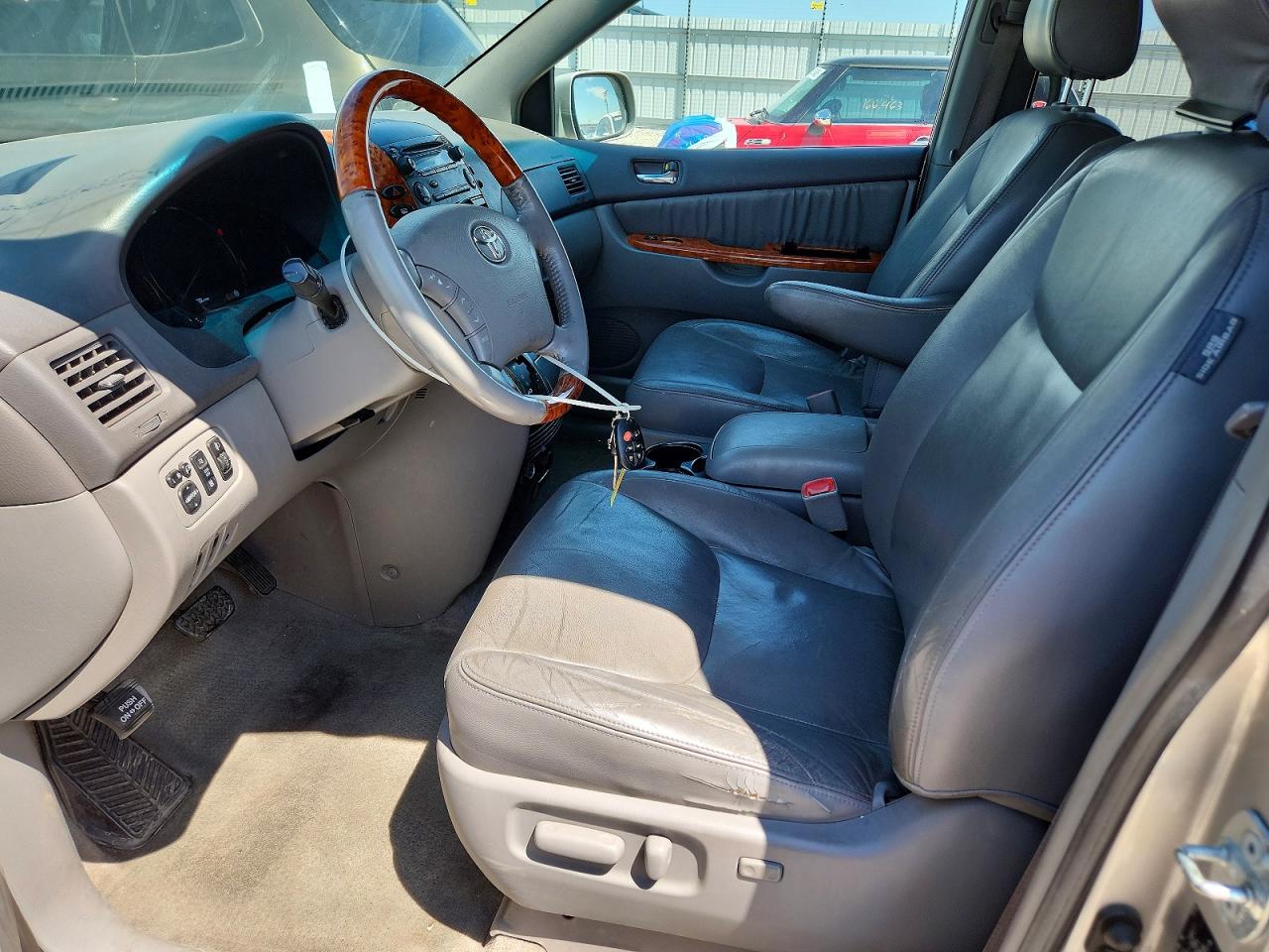 2006 TOYOTA SIENNA