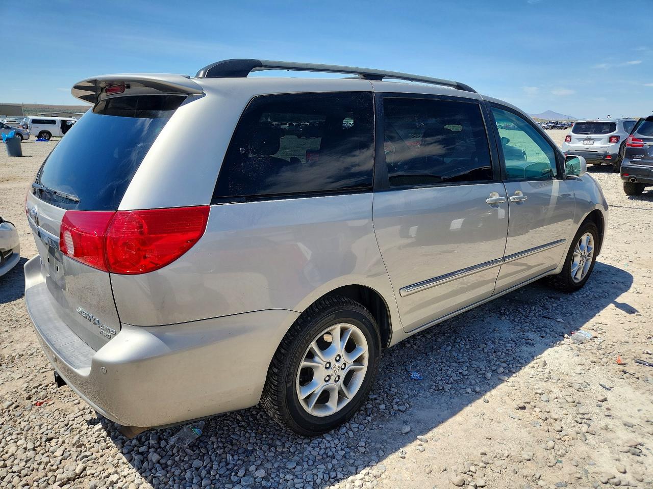 2006 TOYOTA SIENNA